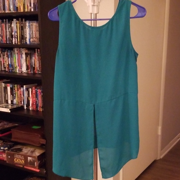 Top - Picture 2 of 2